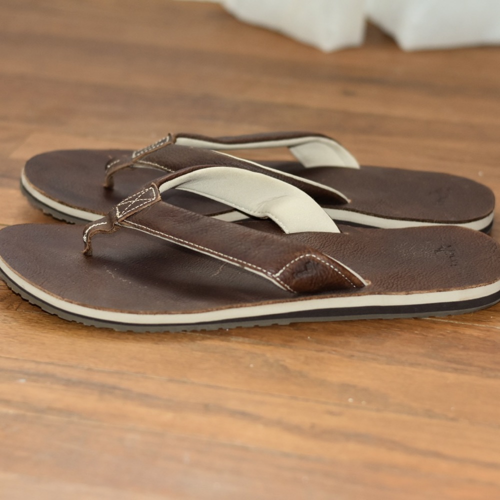 Men's Sanuk brown leather slip on sandals Size 13